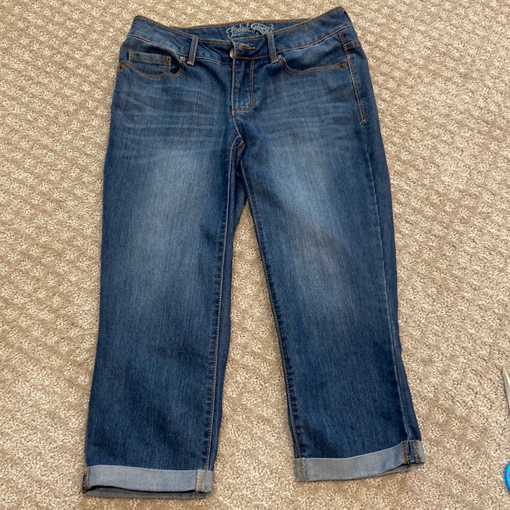 Faded Glory women’s Capri jeans. Size 6/28